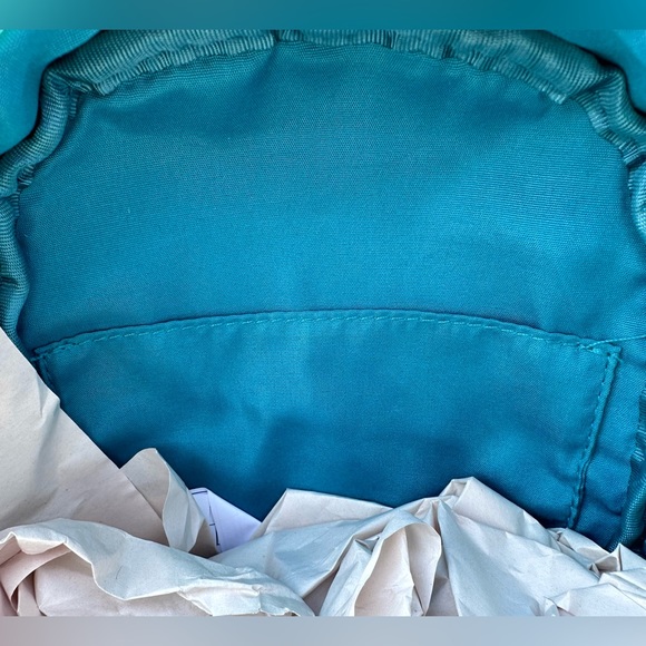 The Little Mermaid 🧜🏻♀️ Backpack - Picture 8 of 11